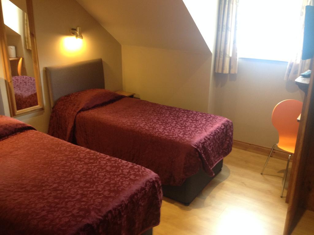 Carragh House Bed and Breakfast Castlebar Buitenkant foto